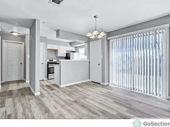 4th image of 4934 Waycross Ln