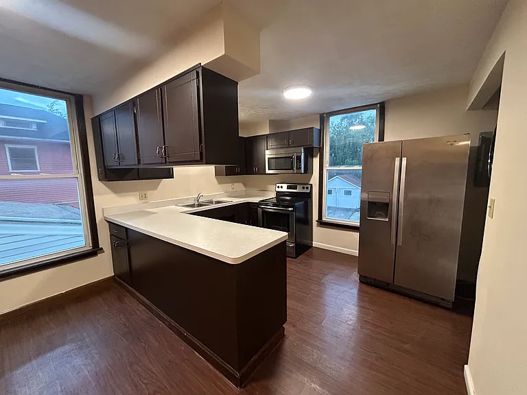 2031 Greenup St #2 — Photo 2