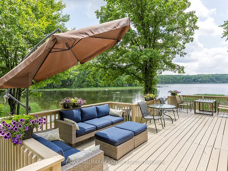 504 Pine Point Ln — Photo 1