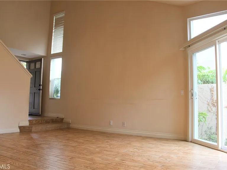 32 Stanford Ct #16 — Photo 14