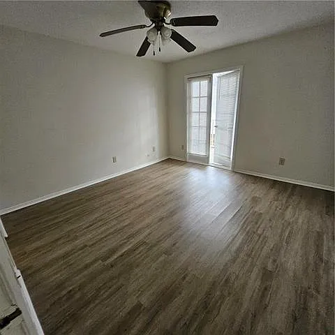 58 Carriage Ln #B — Photo 7