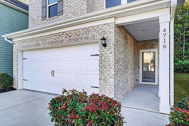 4 bed, 2.5 bath, 1761 sqft, $2,800 — Photo 2