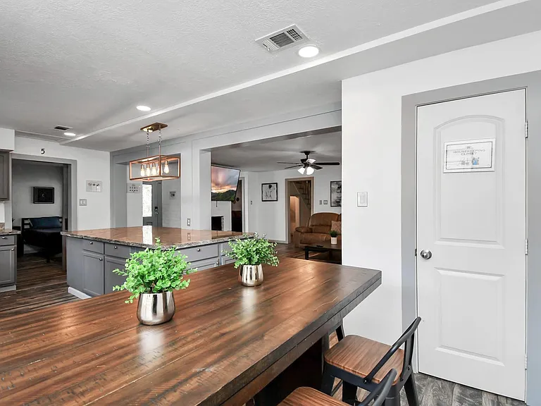15711 Creekhaven Dr — Photo 13