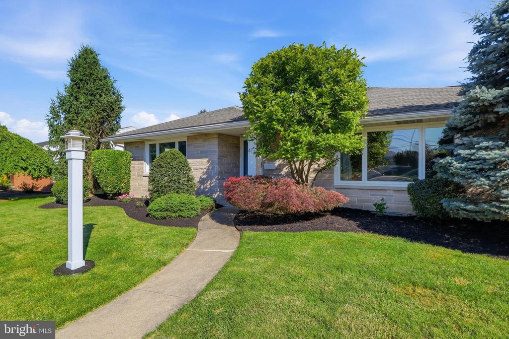 412 W Caracas Ave, Hershey, PA - View 6