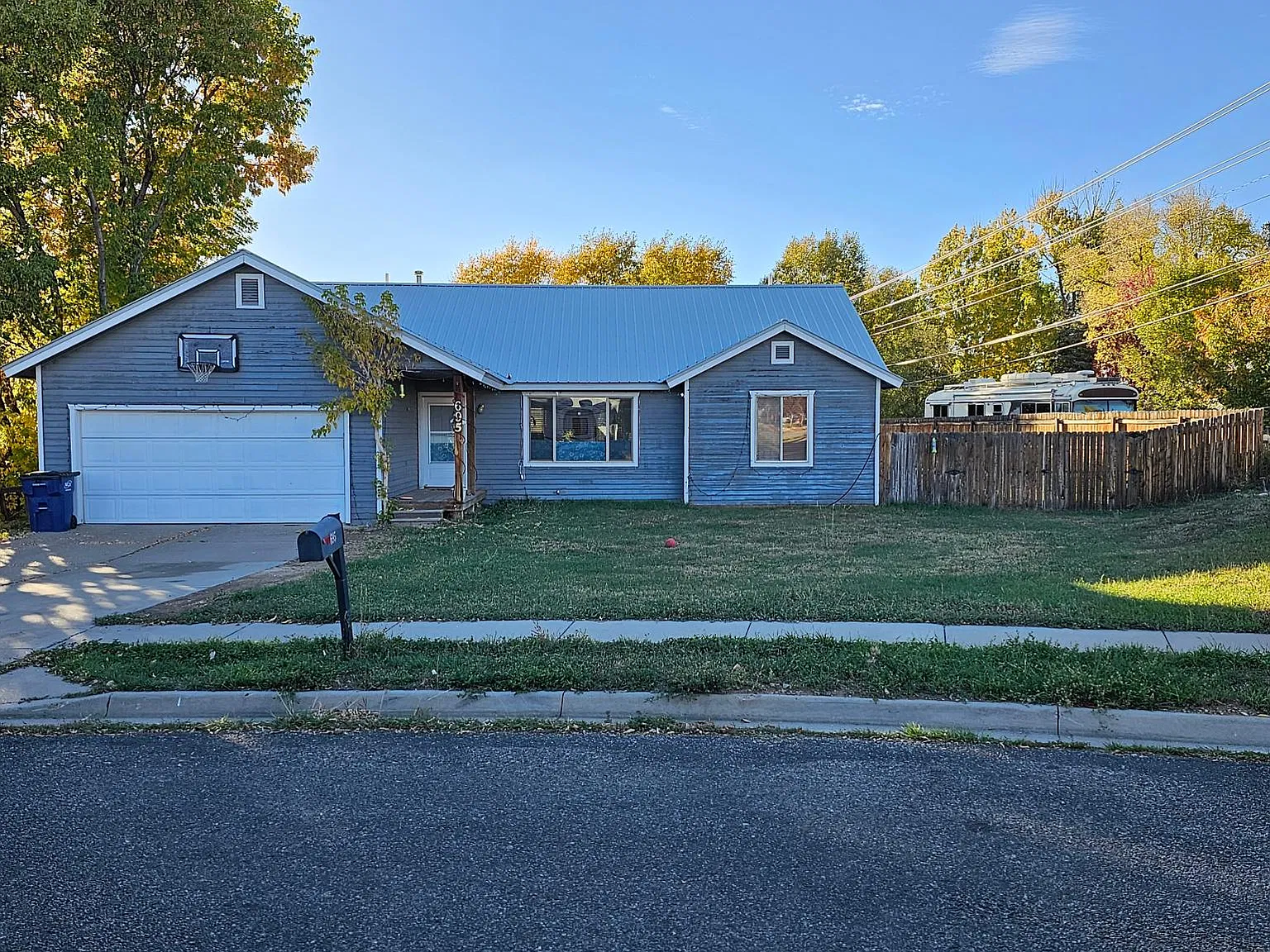 3 bed, 1700 sqft, $2,600 — Photo 1