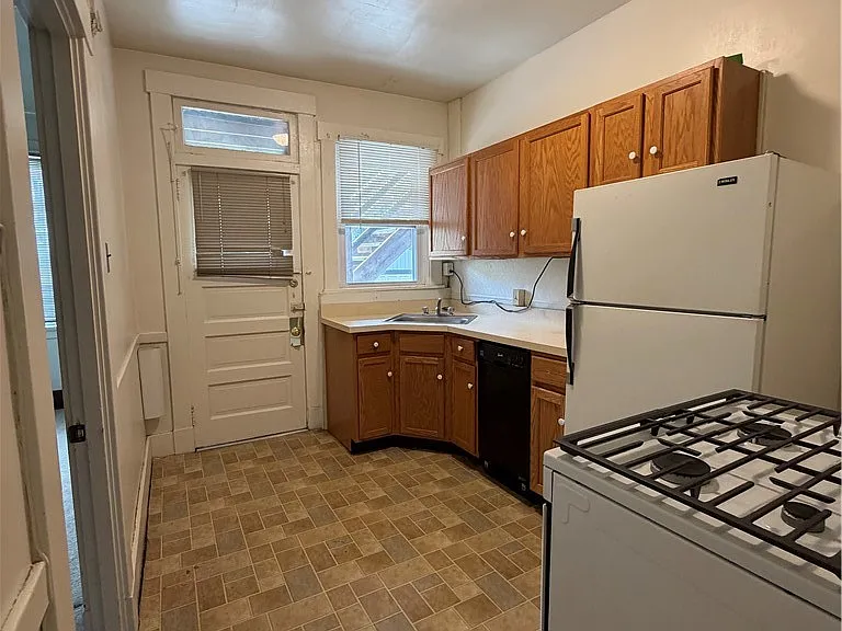 5730 Howe St #1 — Photo 13