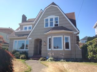 3709 SW Grayson St, Seattle, WA 98126