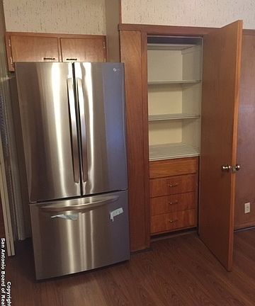 4th image of 11110 Dreamland Dr