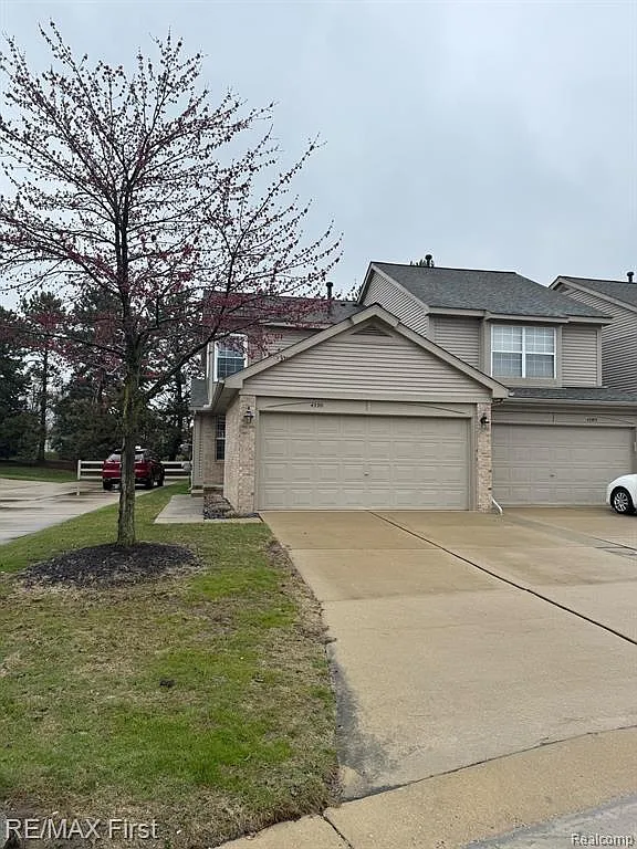 2 bed, 2.5 bath, 1845 sqft, $1,900 — Photo 1