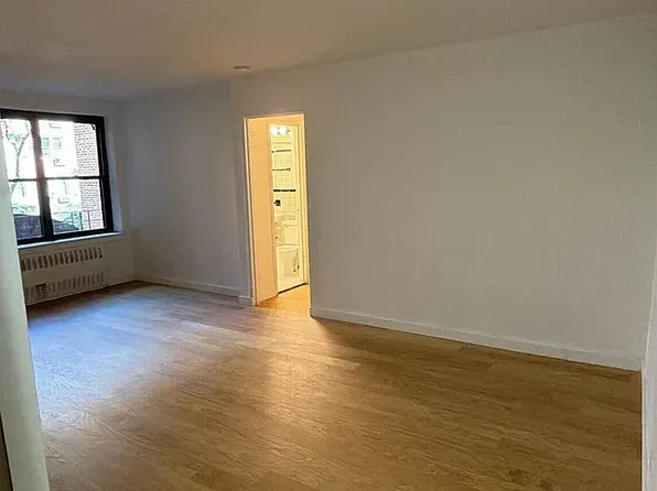 95-08 65th Rd #5B, Rego Park, NY 11374