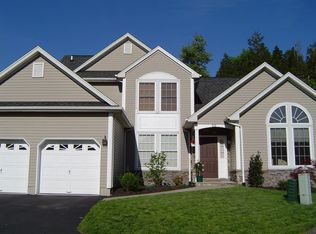69 Canada Goose Dr, Hackettstown, NJ 07840