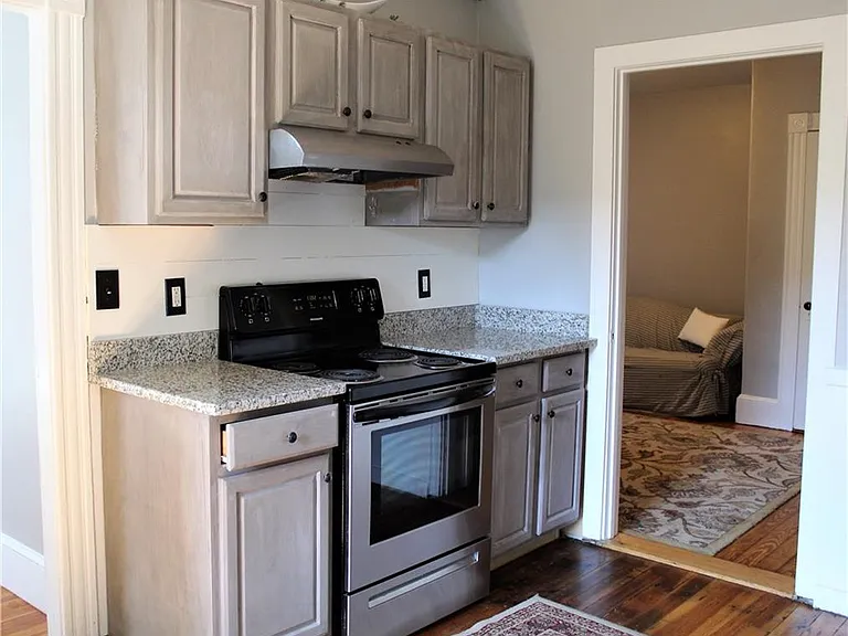 25 W Narragansett Ave — Photo 4