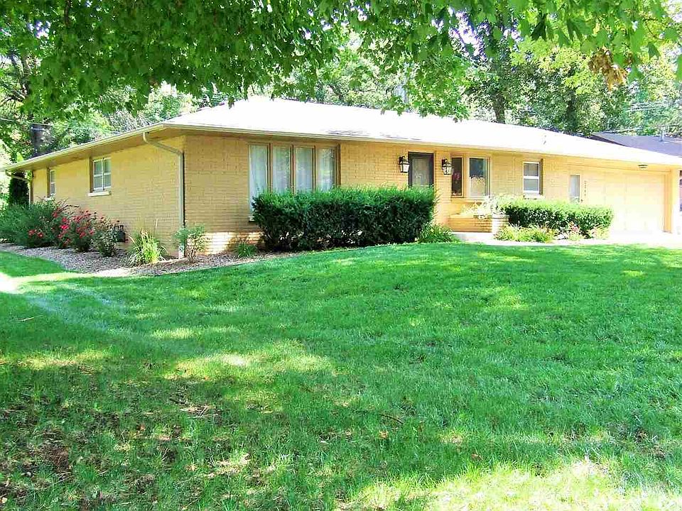 1st image of 2340 Park Ln