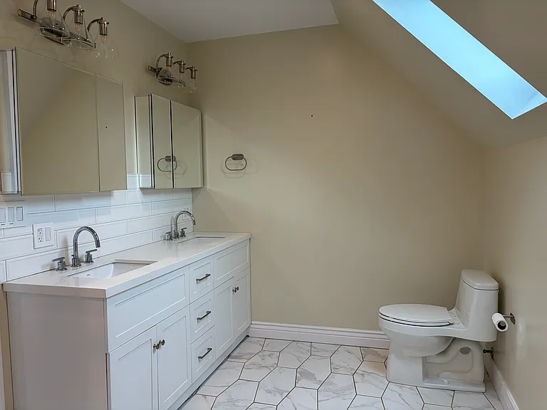 2821 N Springfield Ave #2 — Photo 28