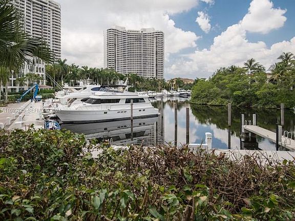 5th image of 3700 Island Blvd