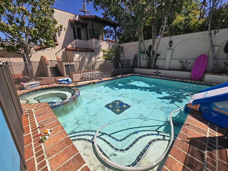 3539 Elliott St — Photo 32