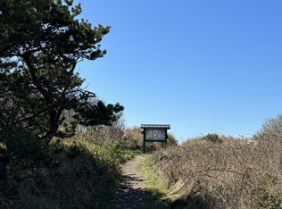 38 S 4th St, Pacific Beach, WA 98571