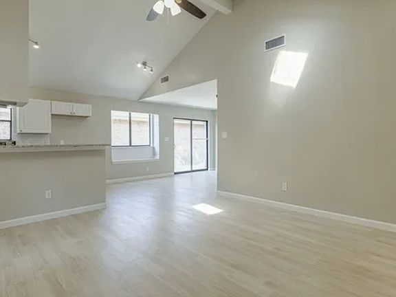 5th image of 970 Sundance St