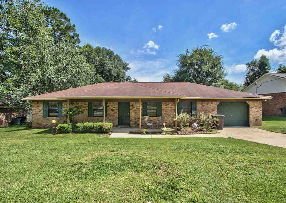 1st image of 729 Lupine Ln
