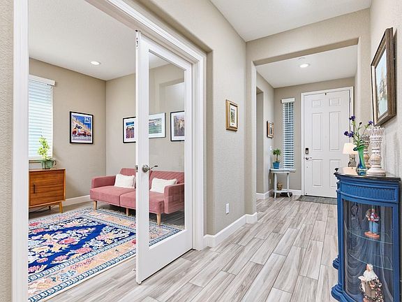 4th image of 520 Belvedere Drive