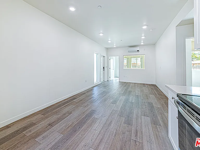 5912 Satsuma Ave — Photo 8