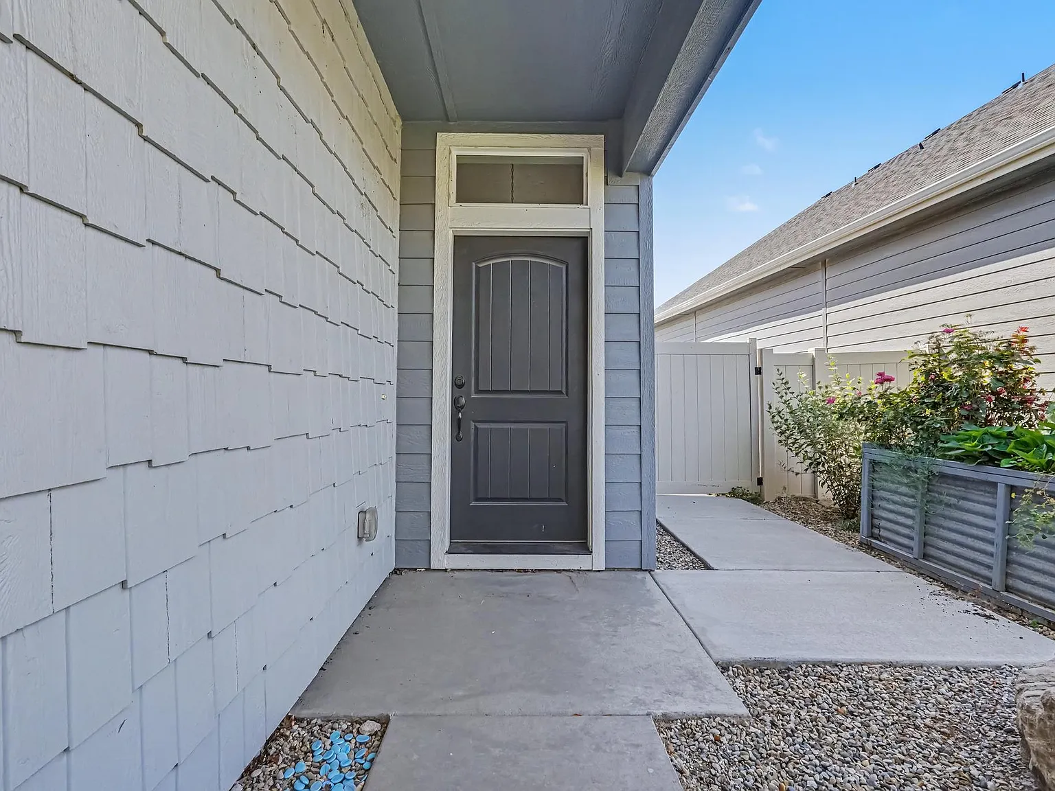 3 bed, 1251 sqft, $2,195 — Photo 3