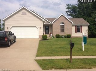 4025 Bayberry Knoll Ln, Ravenna, OH 44266