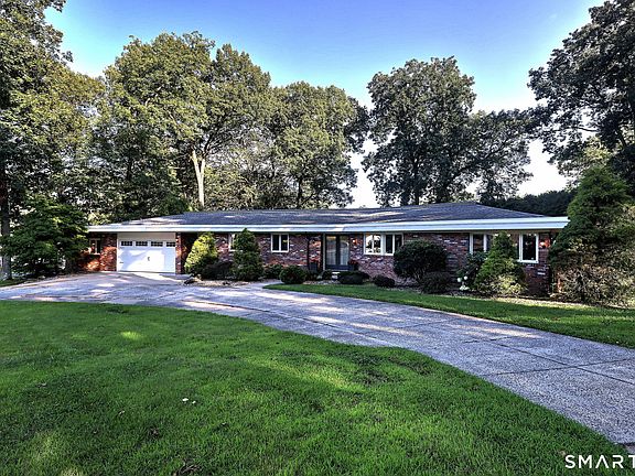2nd image of 179 Maxine Road