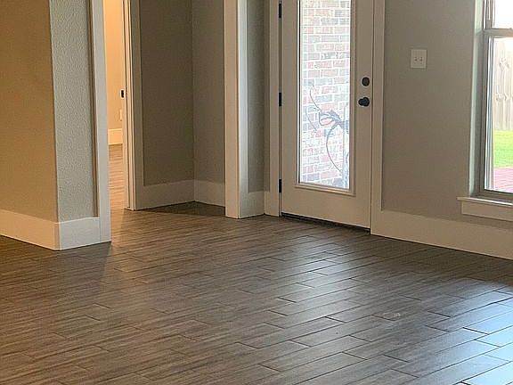 4th image of 306 Mandavilla Way