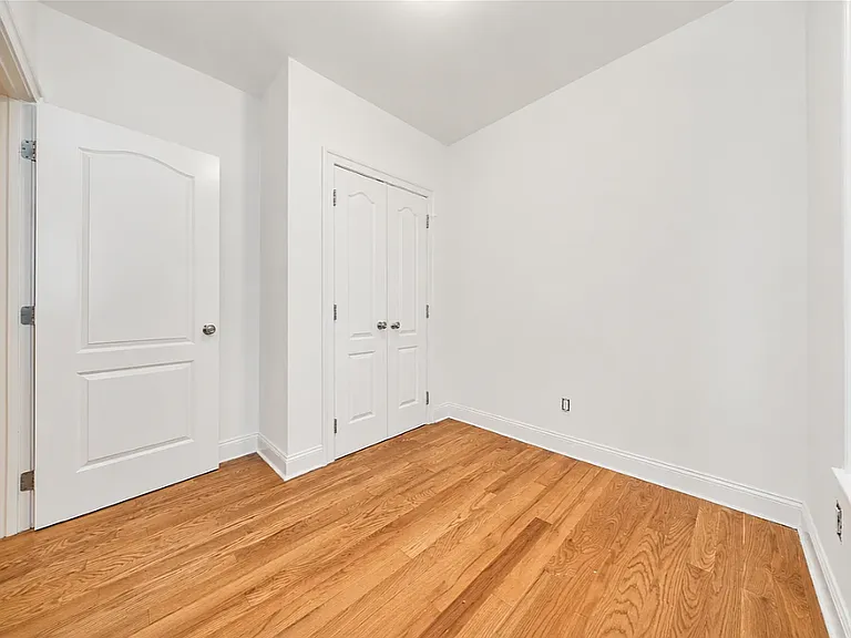 102 Norfolk St #18 — Photo 4