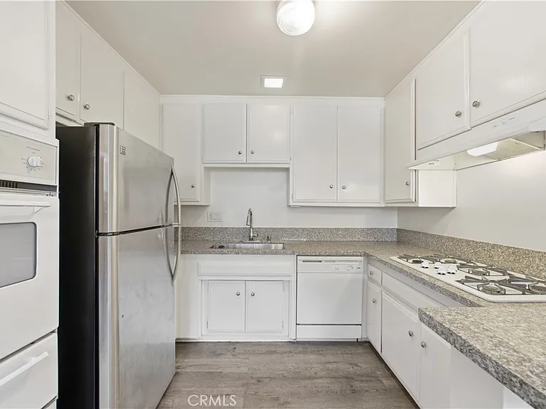 5168 Yarmouth Ave #5 — Photo 7