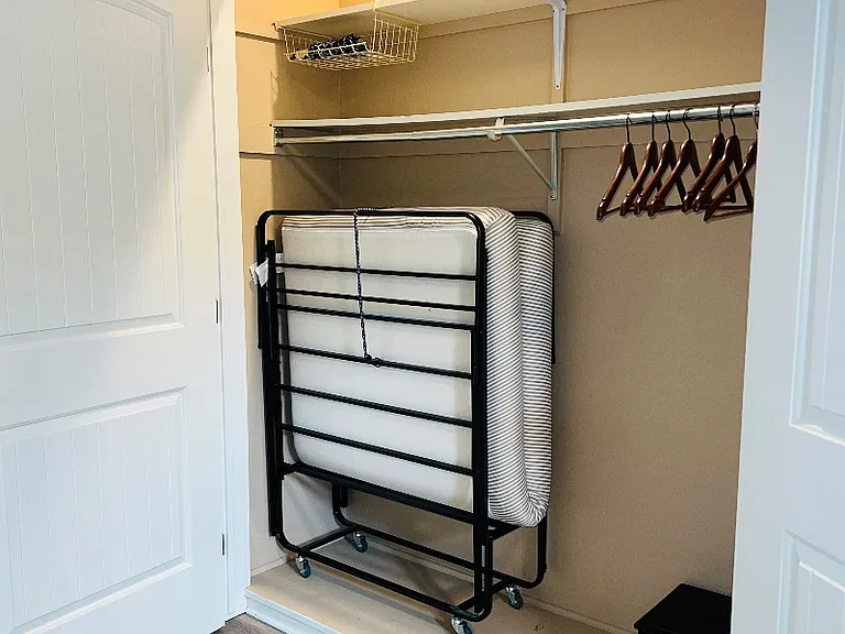 375 Hemingway Dr — Photo 21