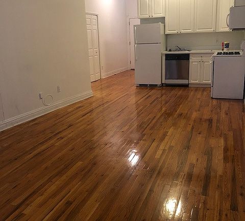 3rd image of 21 Maiden Ln APT 2D