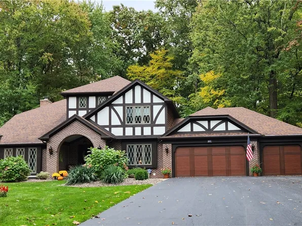 457 Maplewood Ln, Webster, NY 14580
