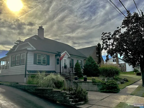 306 Bell Ave, Hasbrouck Heights, NJ 07604