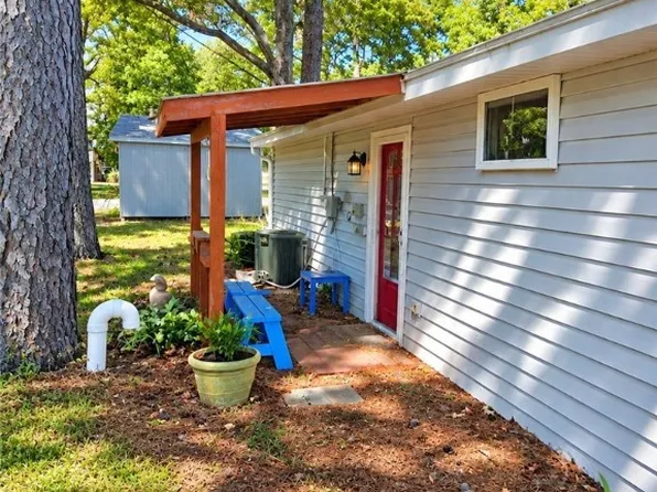 36 Beach Rd, Reedville, VA 22539
