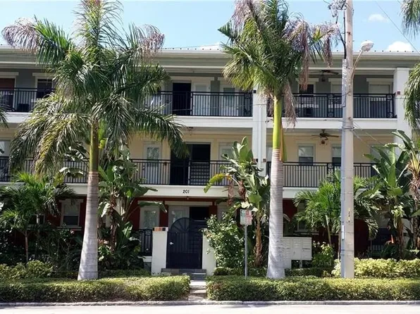 201 6th St S APT 101, Saint Petersburg, FL 33701