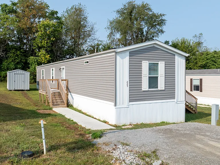 Green River Lake Commons — Photo 12