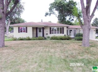 1516 Avenue F, Hawarden, IA 51023