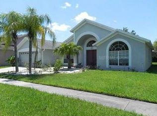 18406 Canary Ln, Lutz, FL 33558
