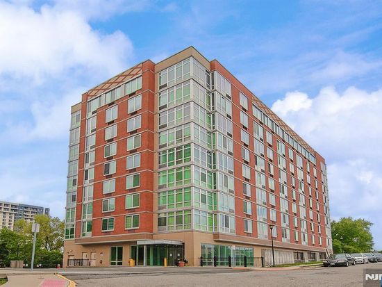 800 12th St APT 1019, Palisades Park, NJ 07650