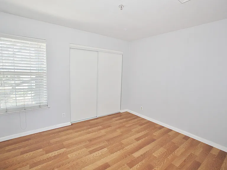 1821 Hill Ave #1 — Photo 8