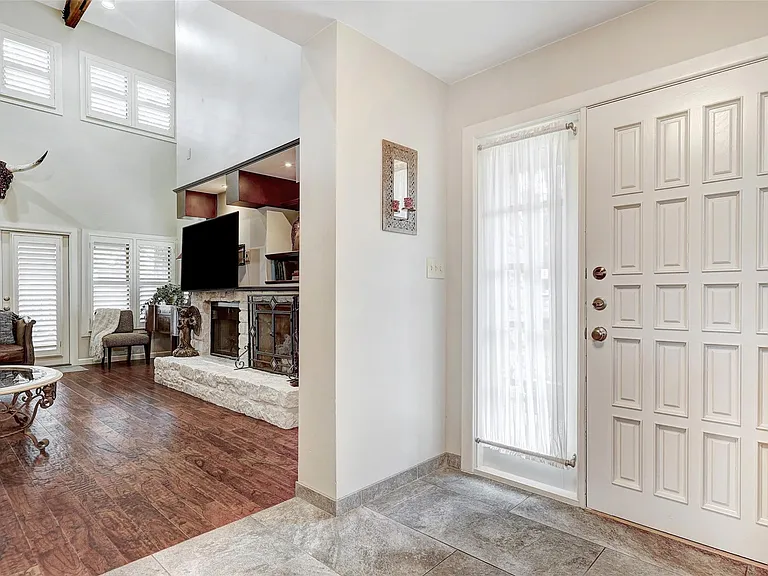 101 W Eagle Dr #101 — Photo 7