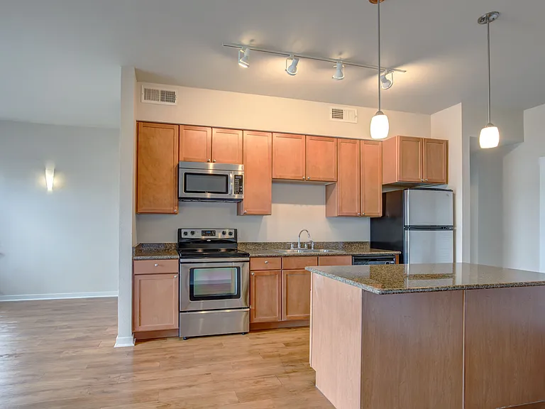Lake Vista Apartments — Photo 14