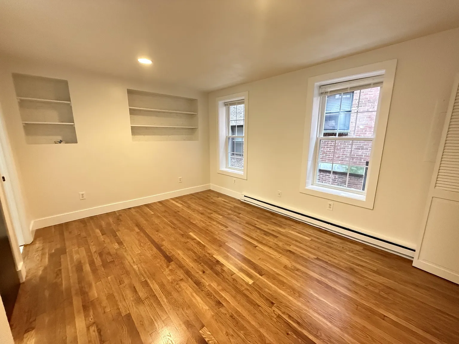 2 bed, 750 sqft, $3,200 — Photo 4