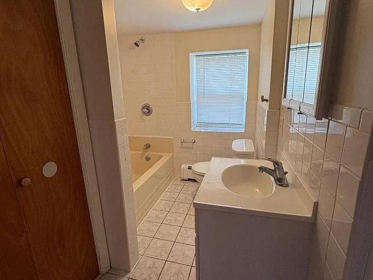 370 Main St — Photo 15