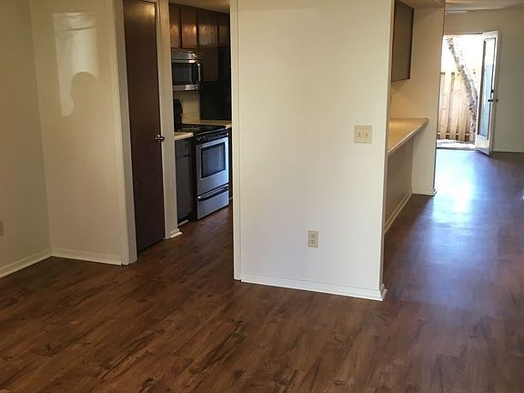 2nd image of 782 N Storer Ave