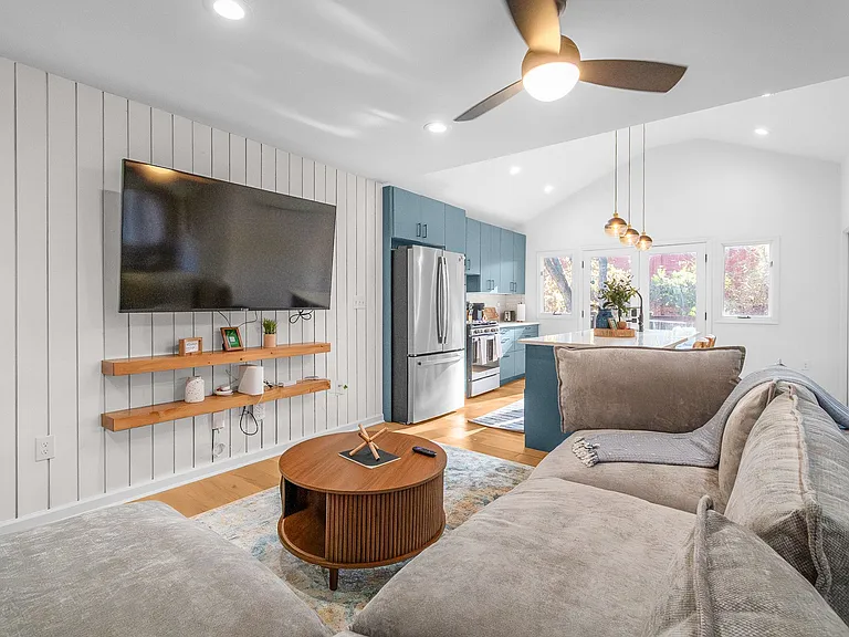 1330 Dean St — Photo 39
