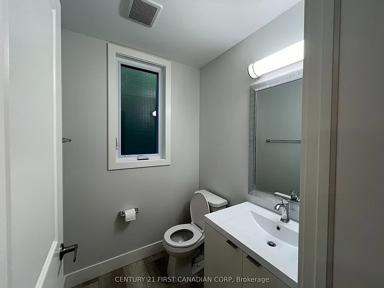 990 Deveron Cres #37 — Photo 10