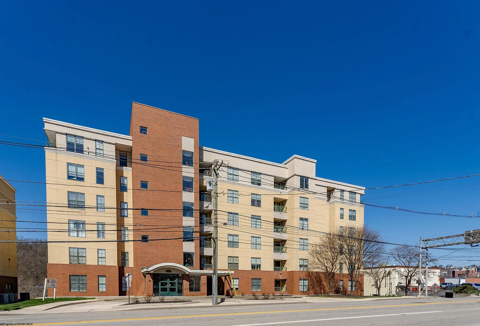 1117 University Ave Suite 604 photo 1